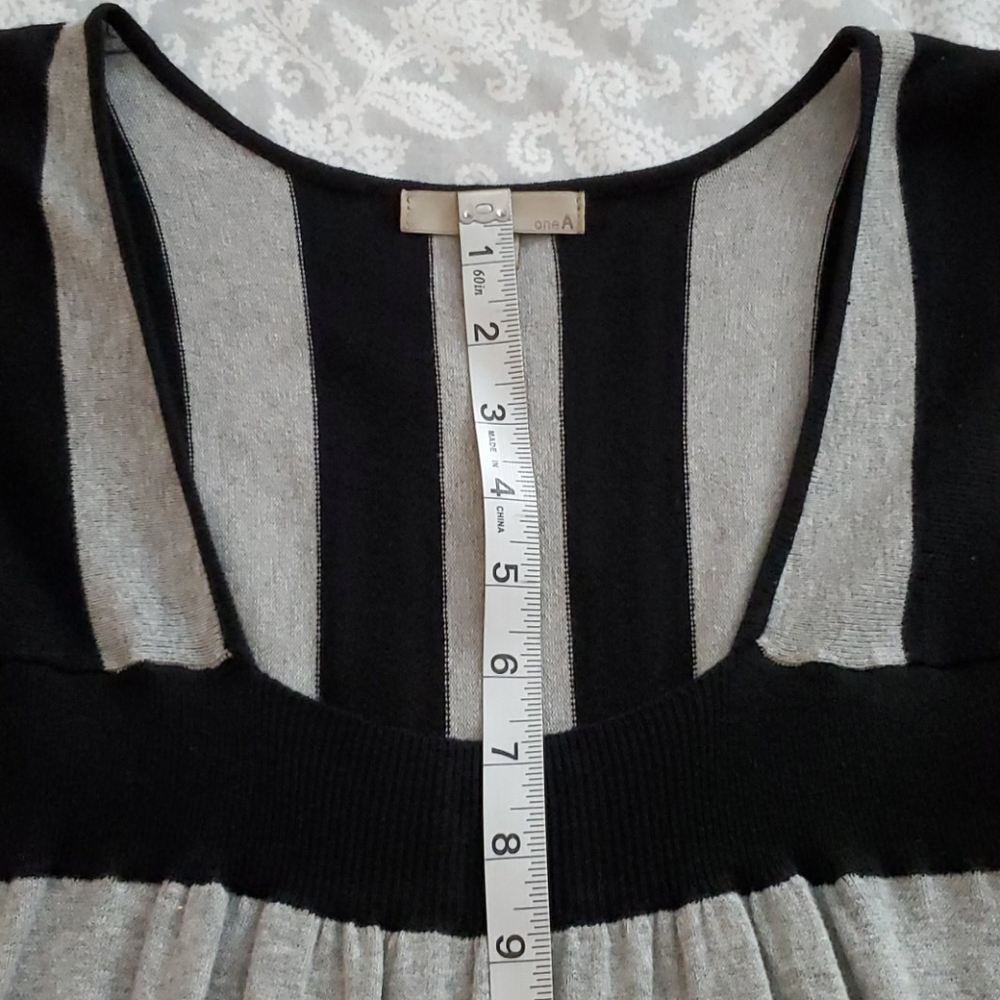 Dress - Picture 4 of 10